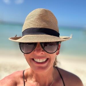 Meet your Posher, Tara